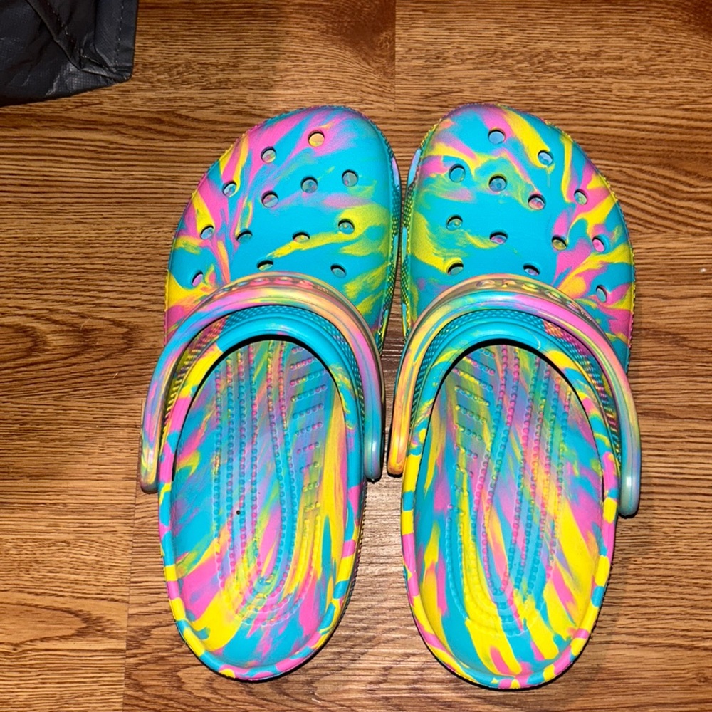 Crocs J6
